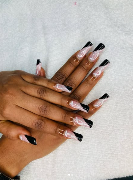 Muna’s Beauty Bar